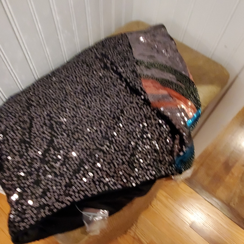 Skirt - Picture 3 of 3